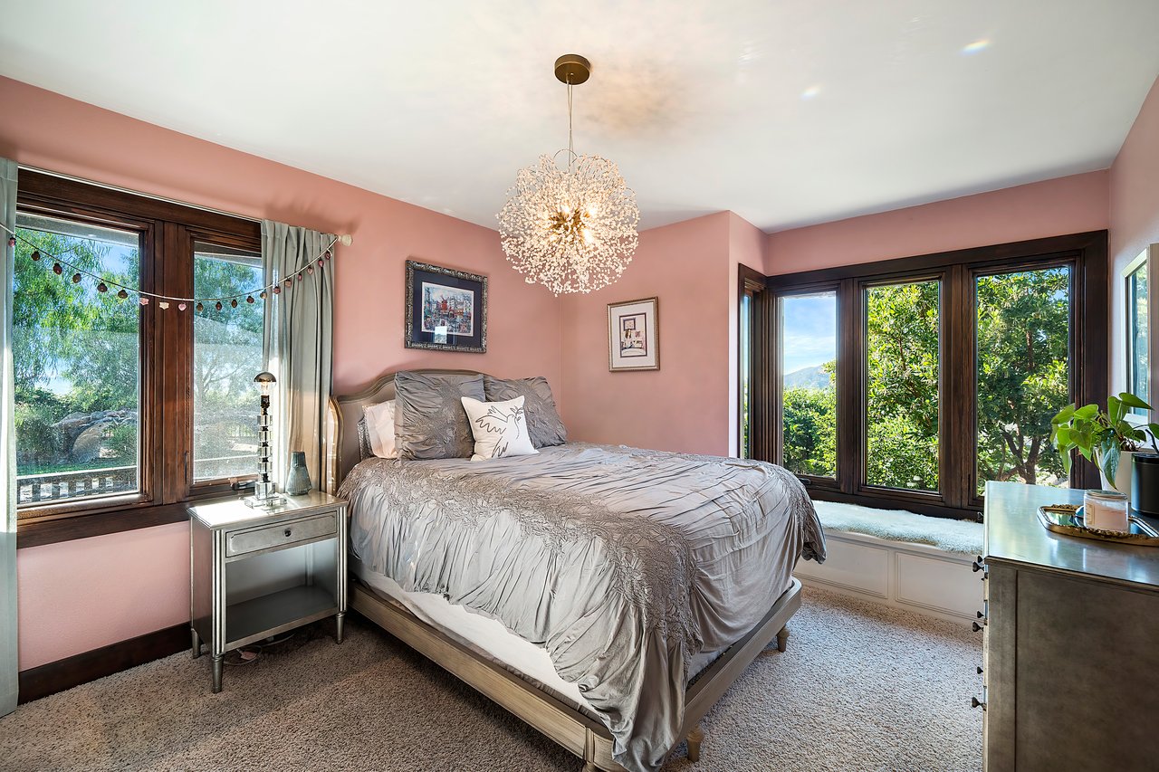 41005 Valle Vista