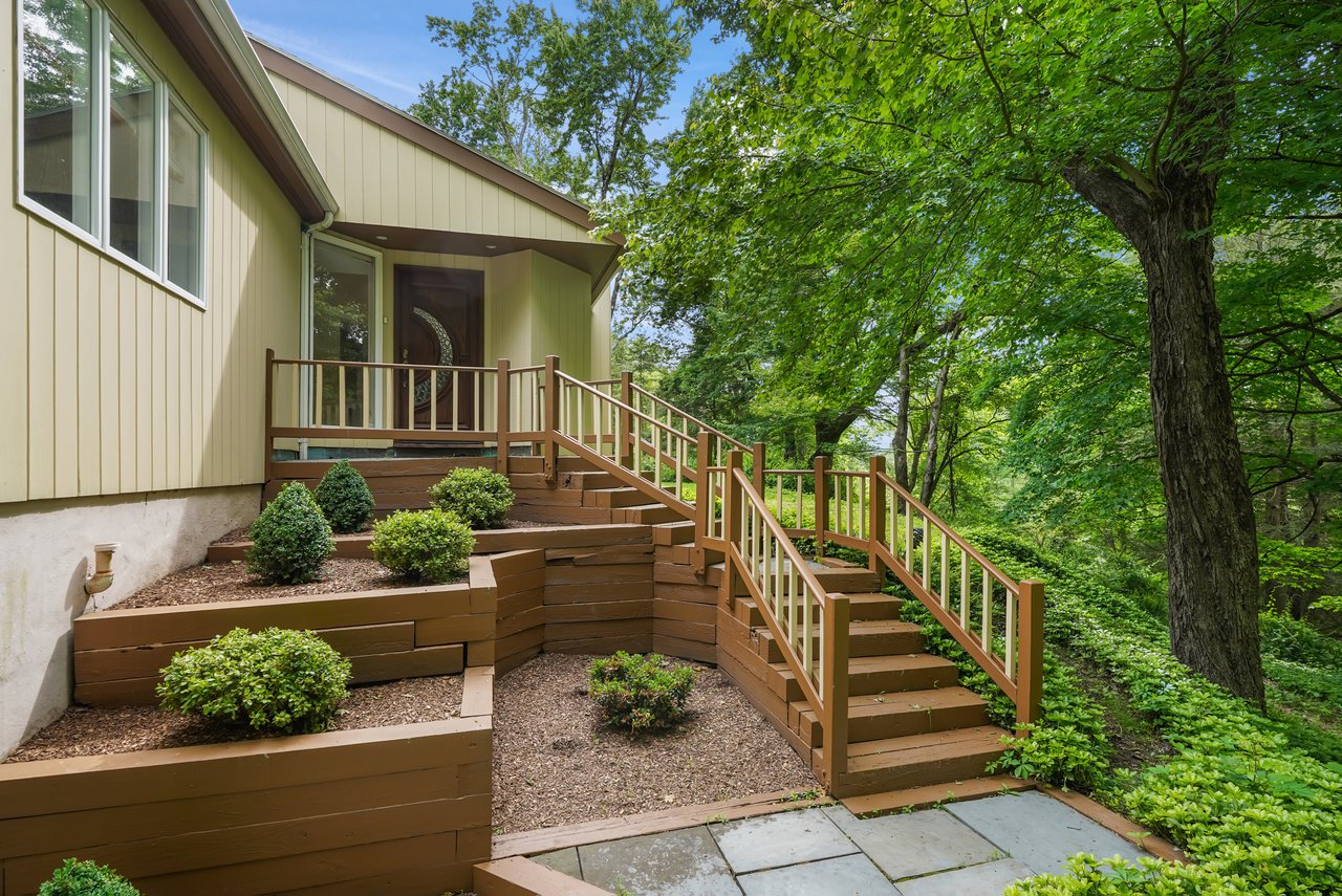 49 Rock Hill Road