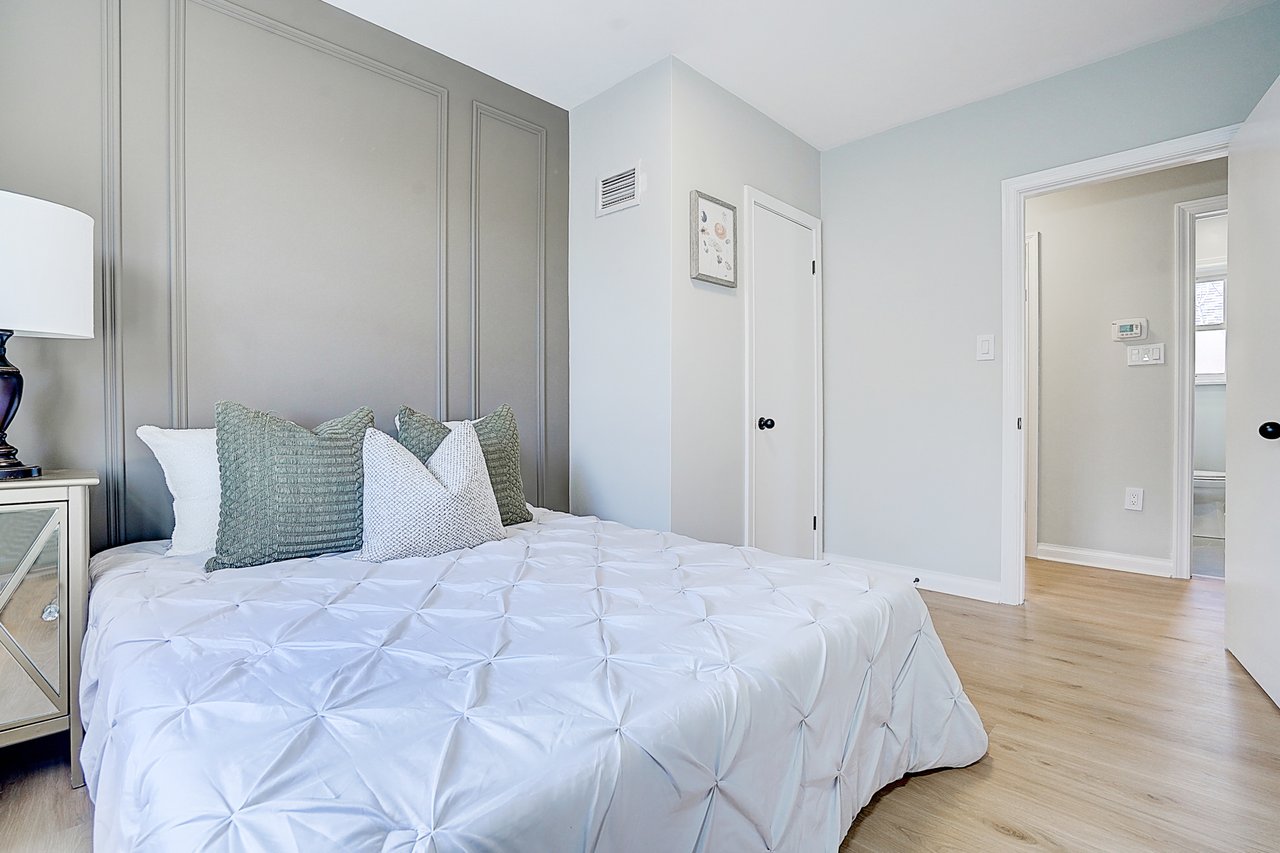 8 Bellvare Crescent, Toronto