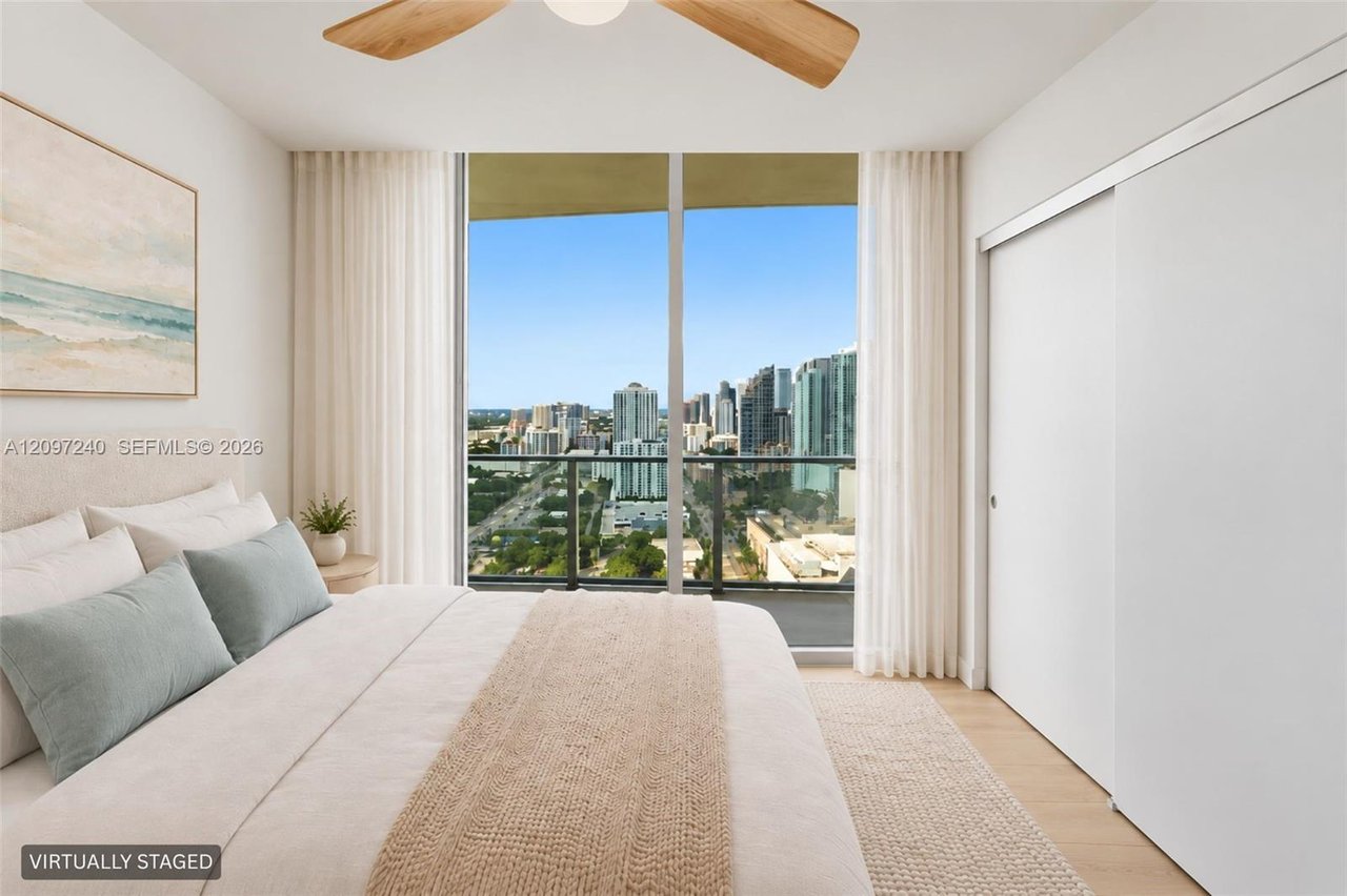casa-bella-residences-miami-fl-condo-for-sale-living-bedroom