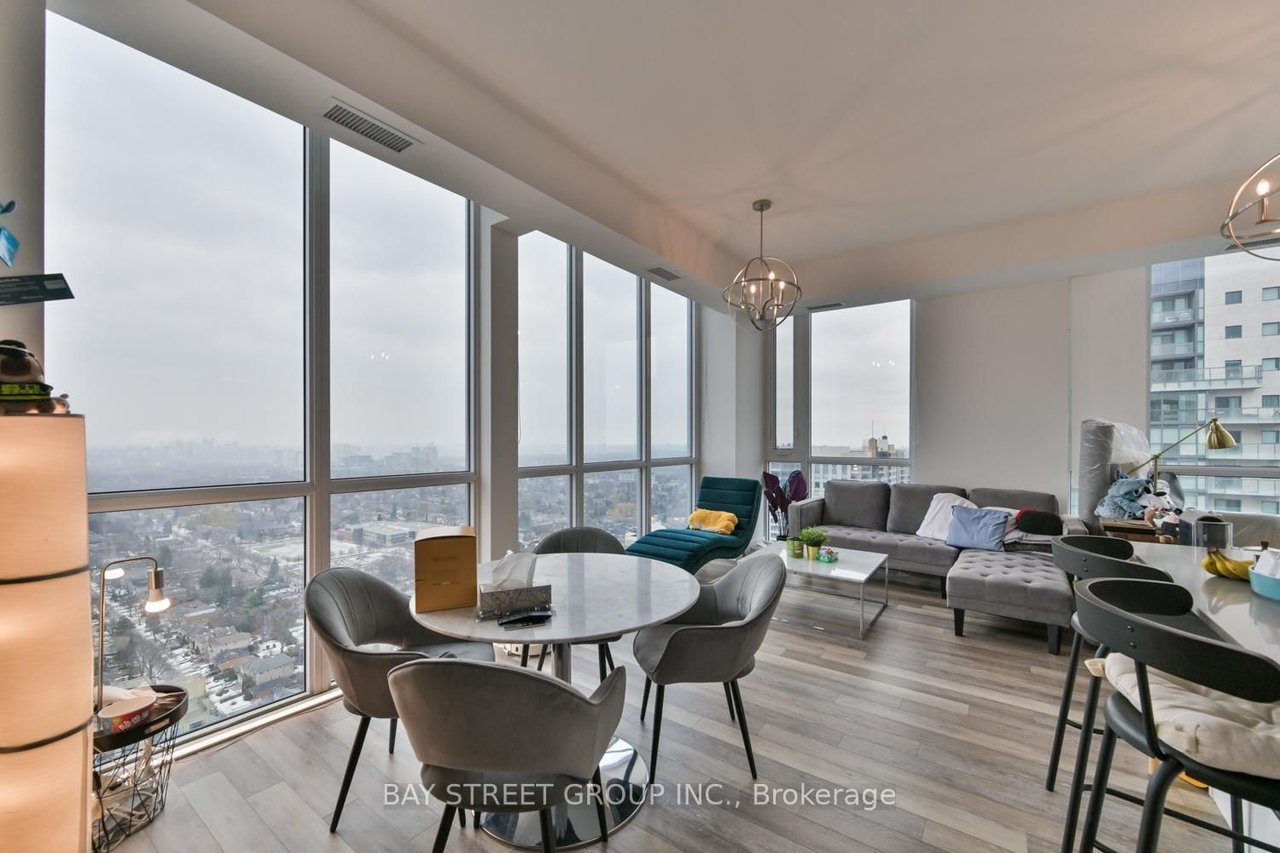 PENTHOUSE IN THE HEART OF NORTH YORK