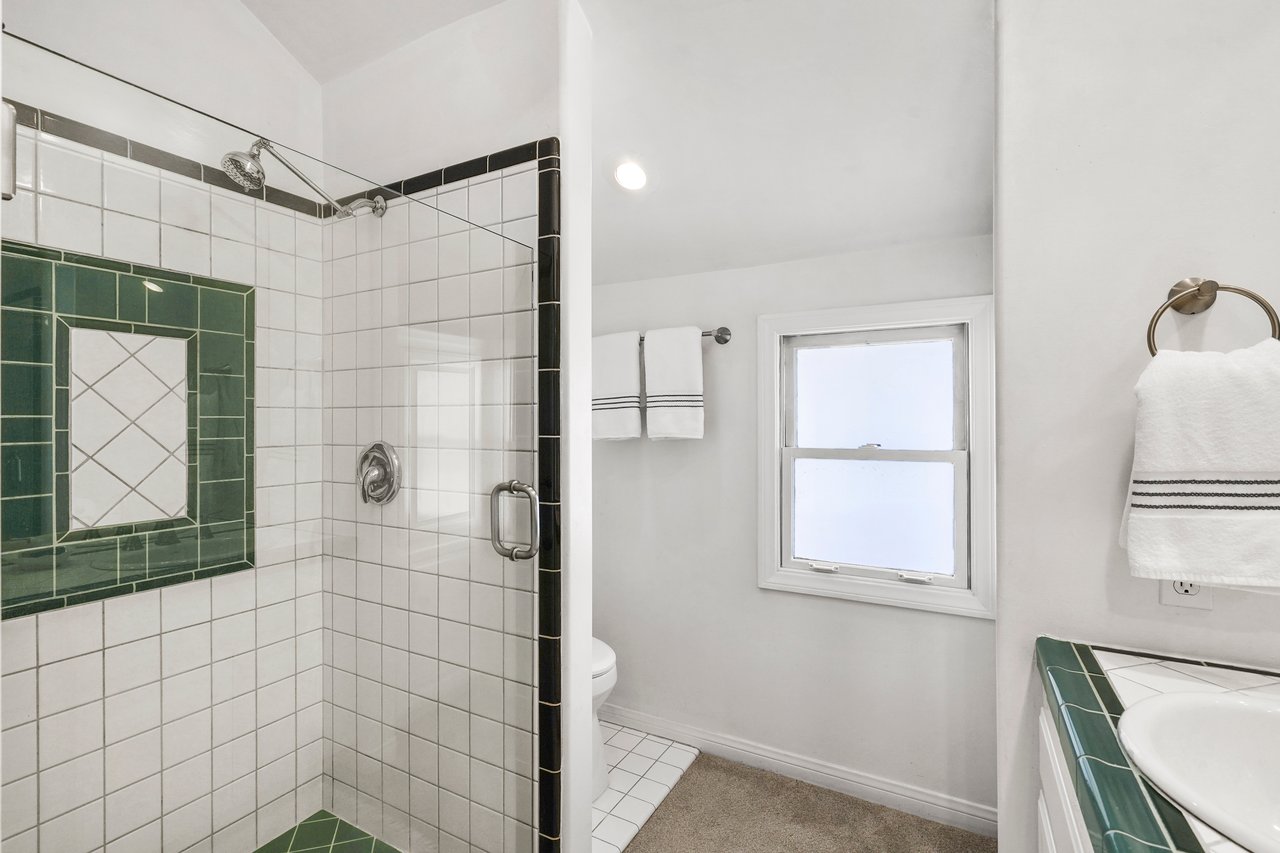Malibu Guest House For Lease