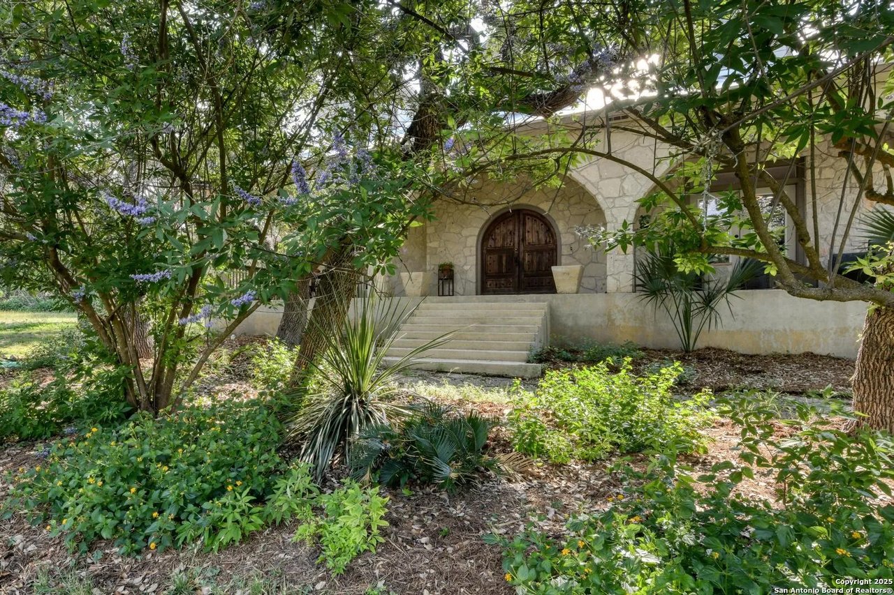 106 Lake Blvd