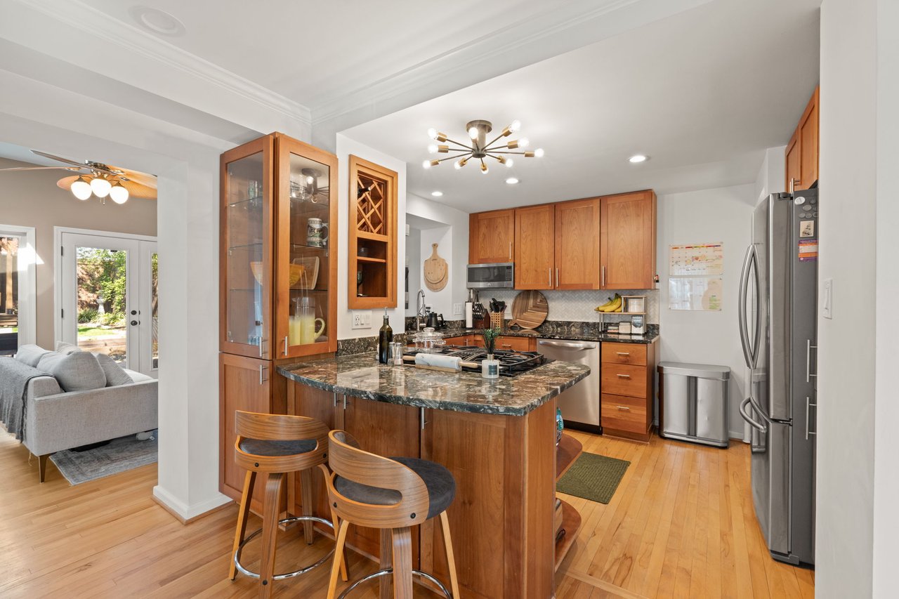 Crown Jewel of Jefferson Manor - 1/2 mile to Metro