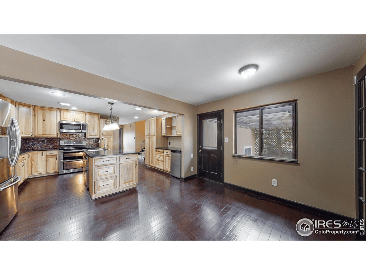 869 Cottonwood Dr