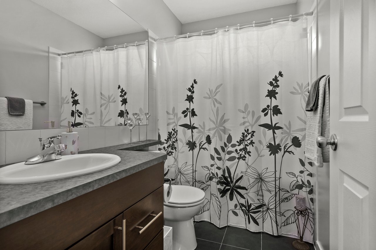 207 Royal Oak Bay NW