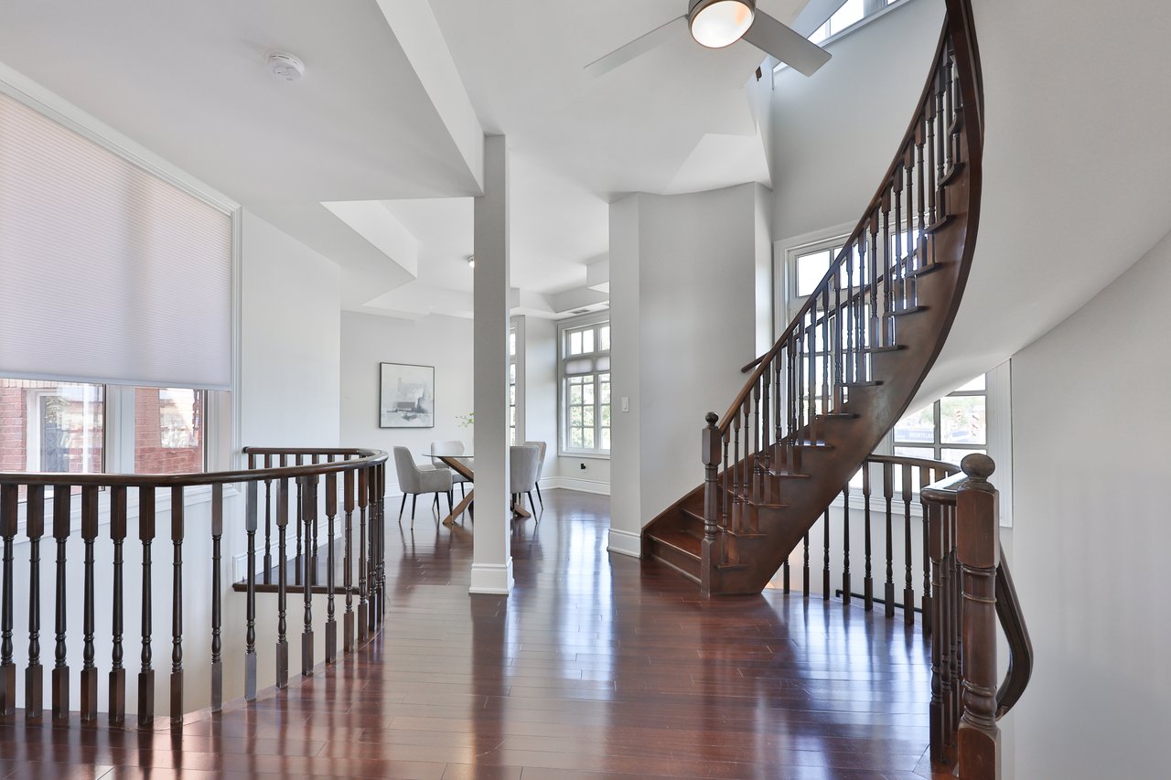 8-120 Bronte Road, Oakville 