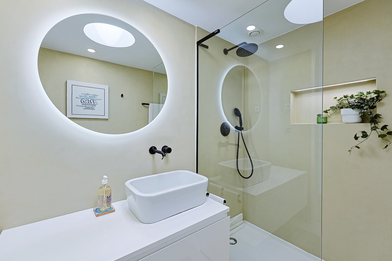 “The Green Villa” – Elegant Luxury Villa with Pool in Carnaxide, Oeiras