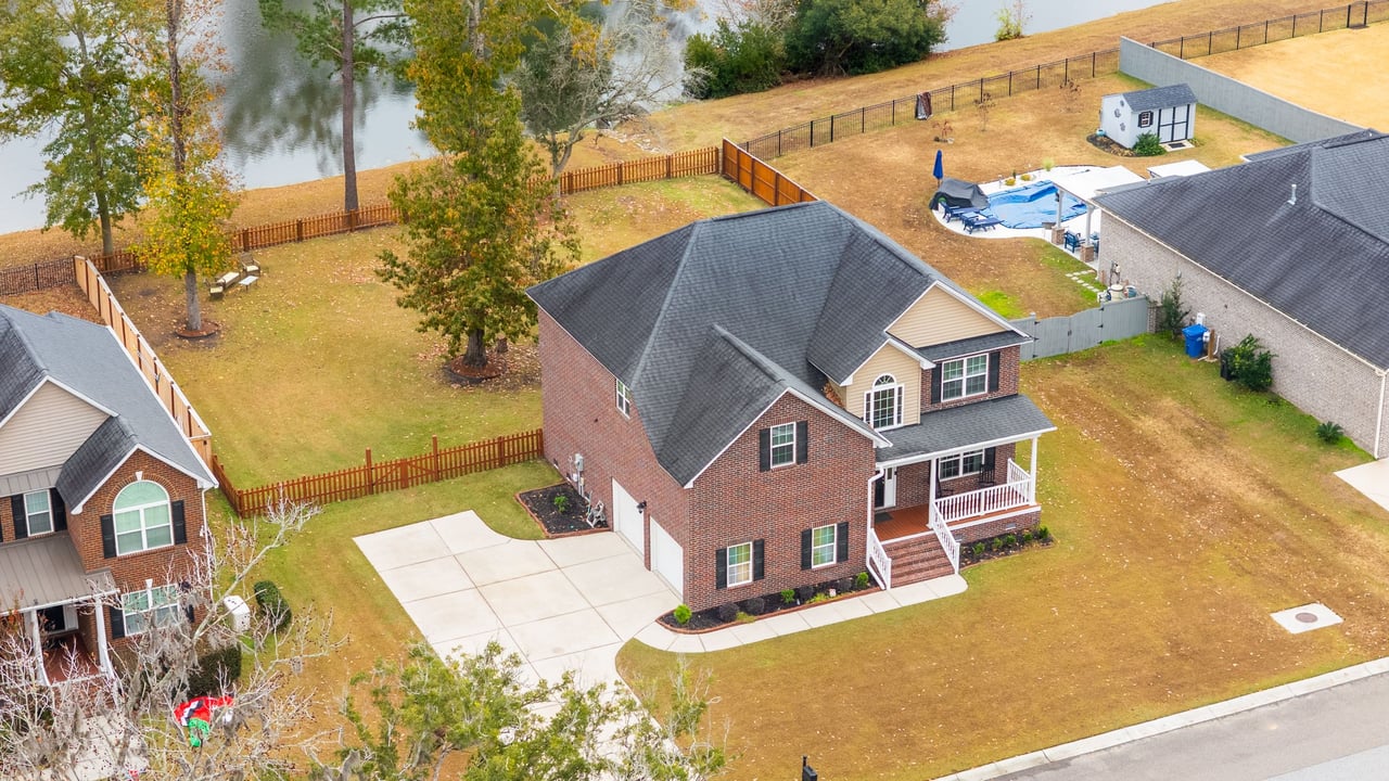 5516 Crescent View Dr