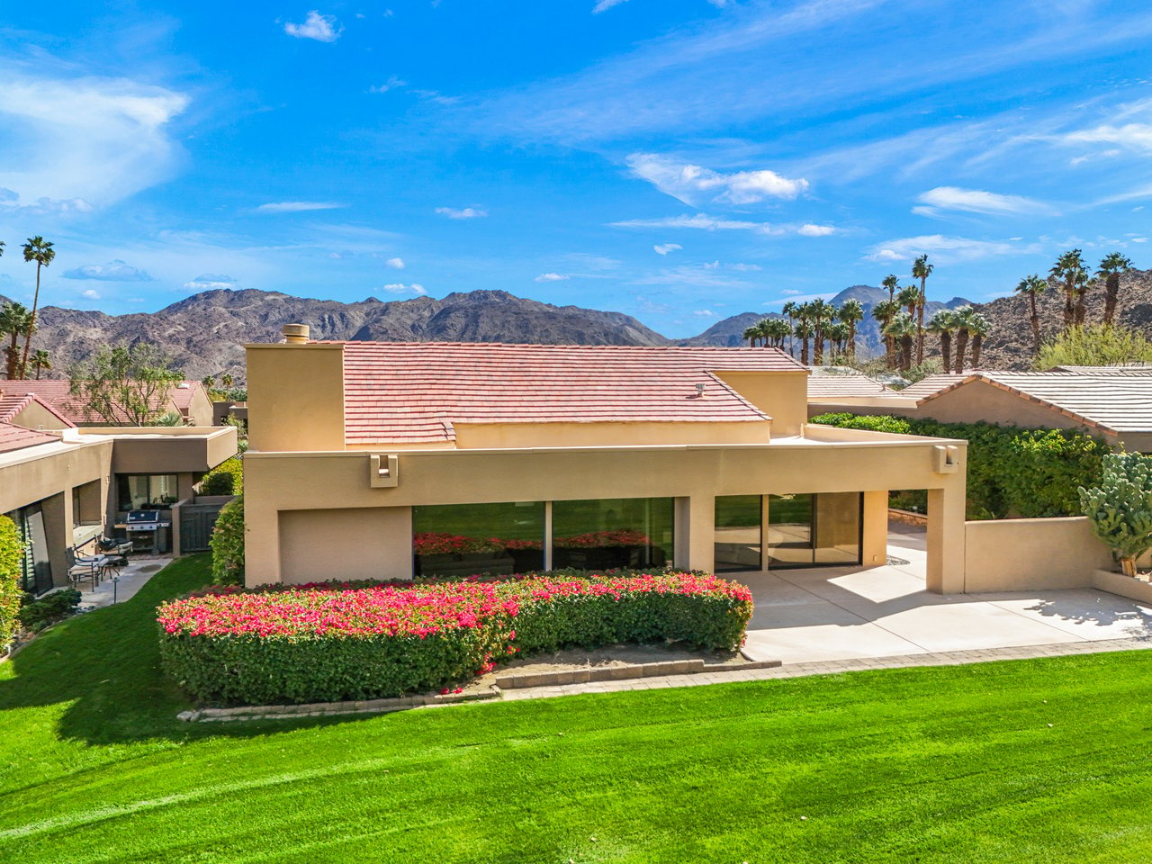 49195 Quercus Lane