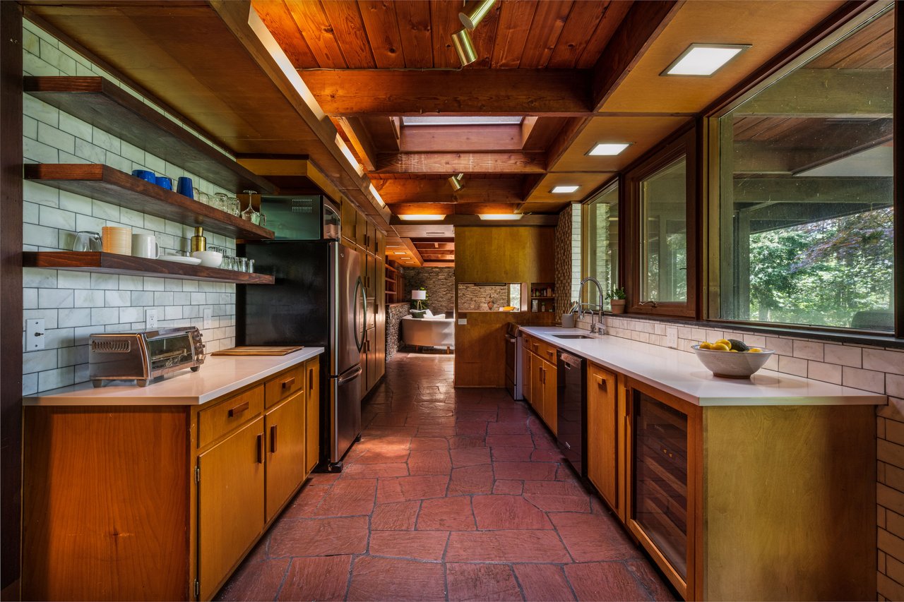 205 Emans Rd