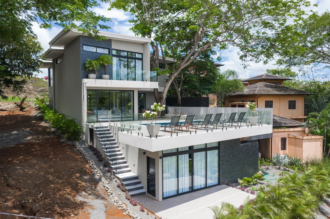Casa Giving Tree | Modern 5-Bed Luxury Home with Beach Access in Tamarindo, Costa Rica
