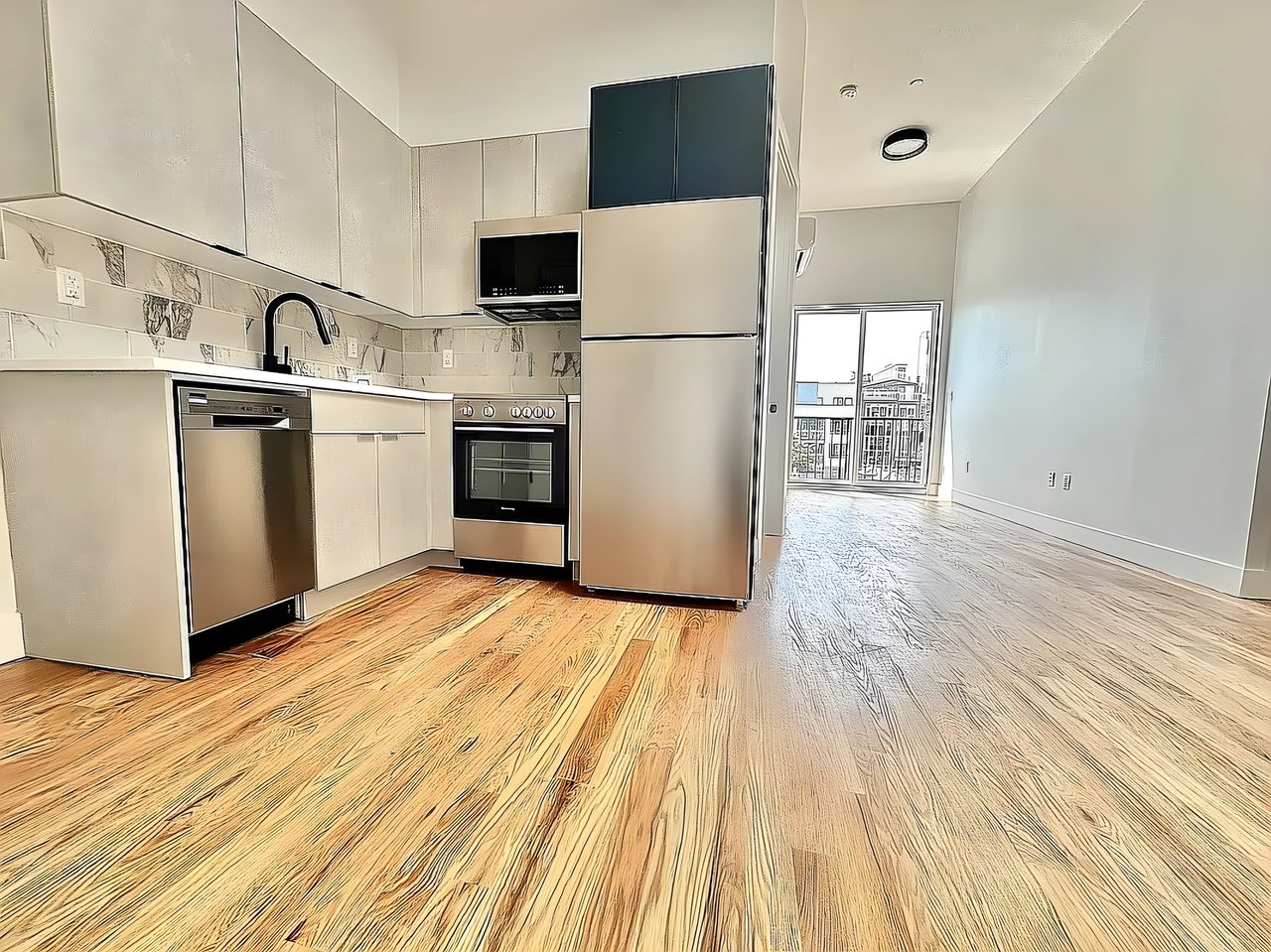 949 Metropolitan Ave 3B