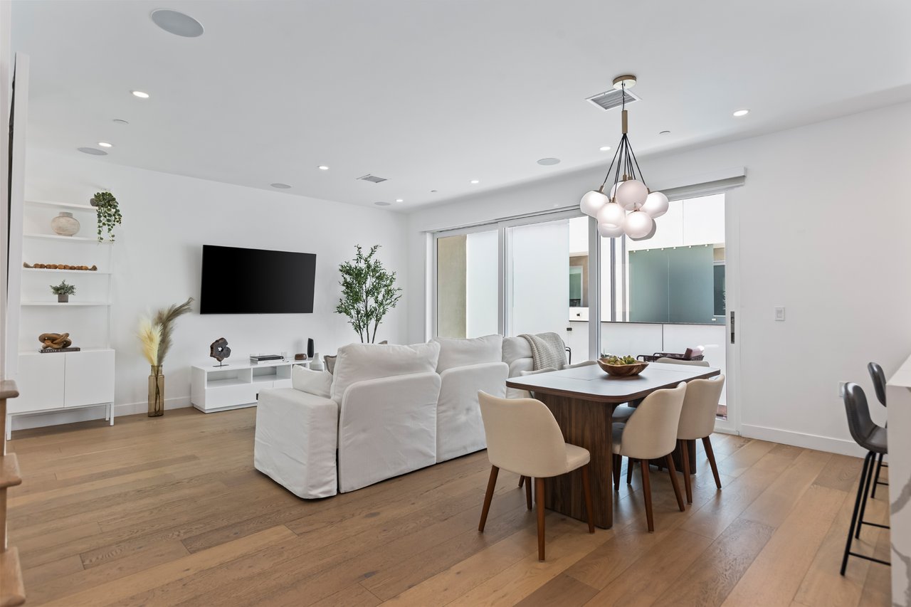 3B/3.5B Designer Home located in Prime Location