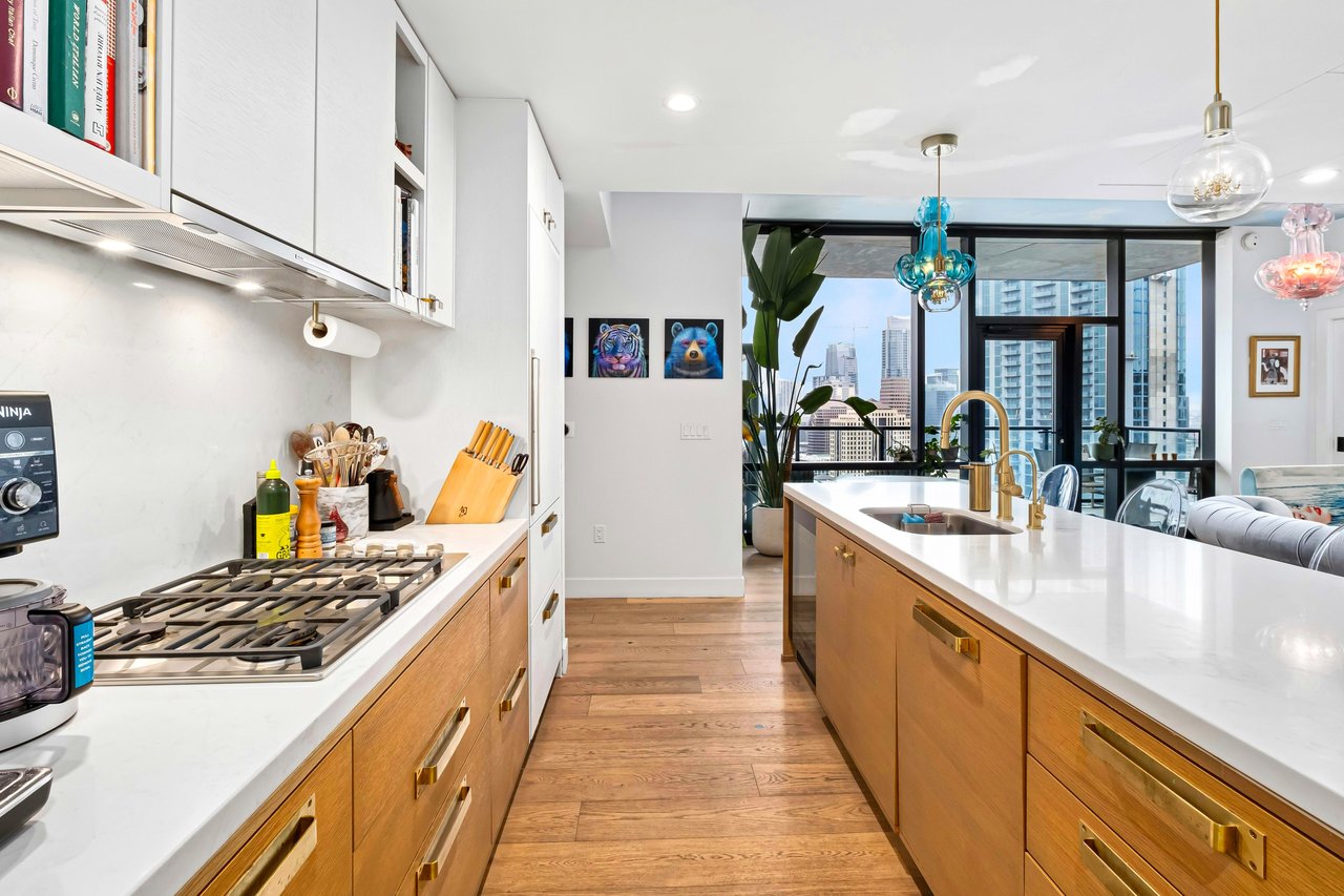 70 Rainey Street #2702