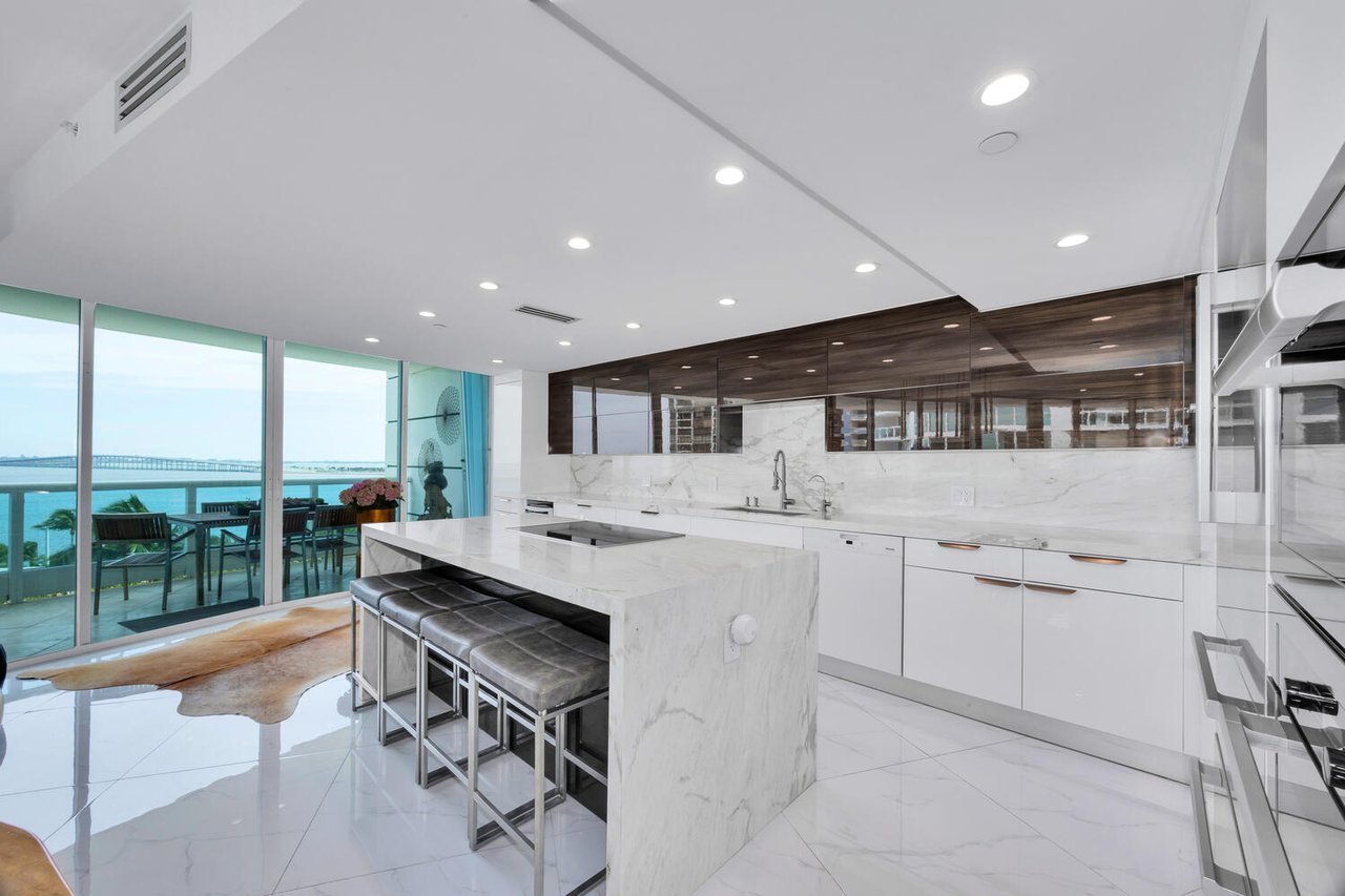 Bristol Towers Unit #801 Closes at $2,075,000