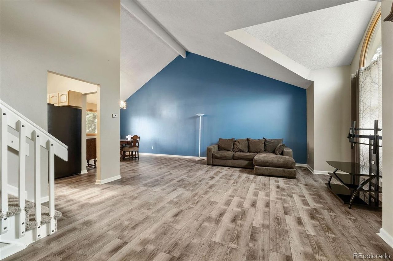 9911 Perry Ct