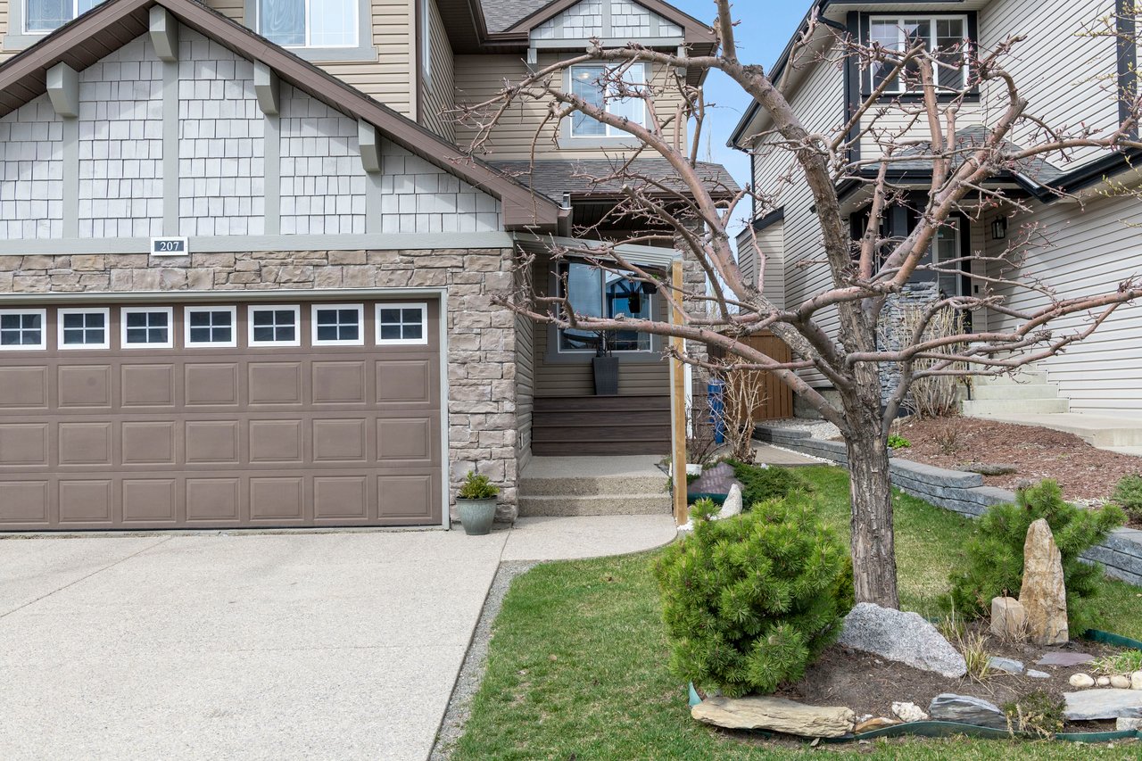 207 Royal Oak Bay NW