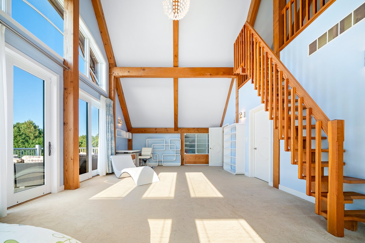  One-Of-A-Kind Residence 