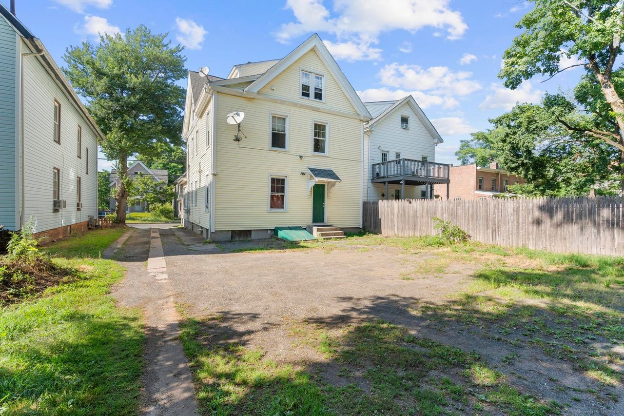 68 Henry St