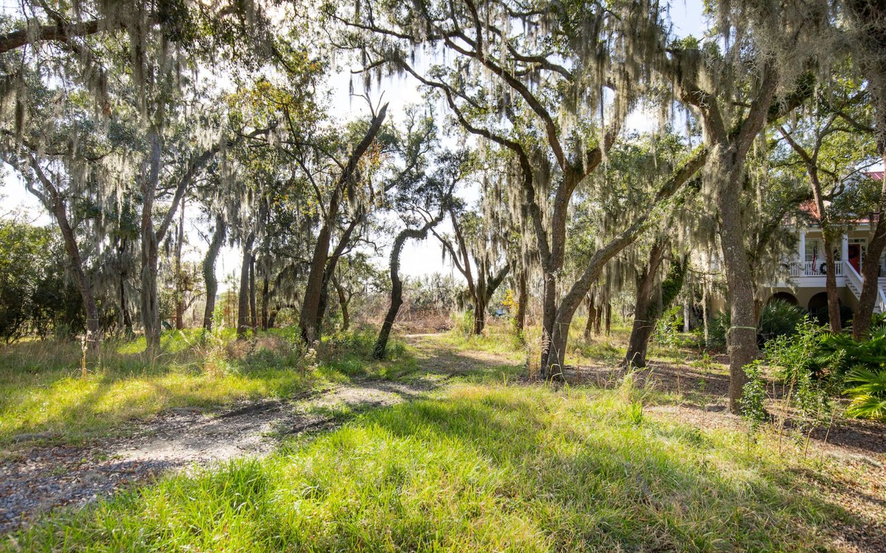 Waterfront Vacant Lot – 1875 Headquarters Plantation Drive