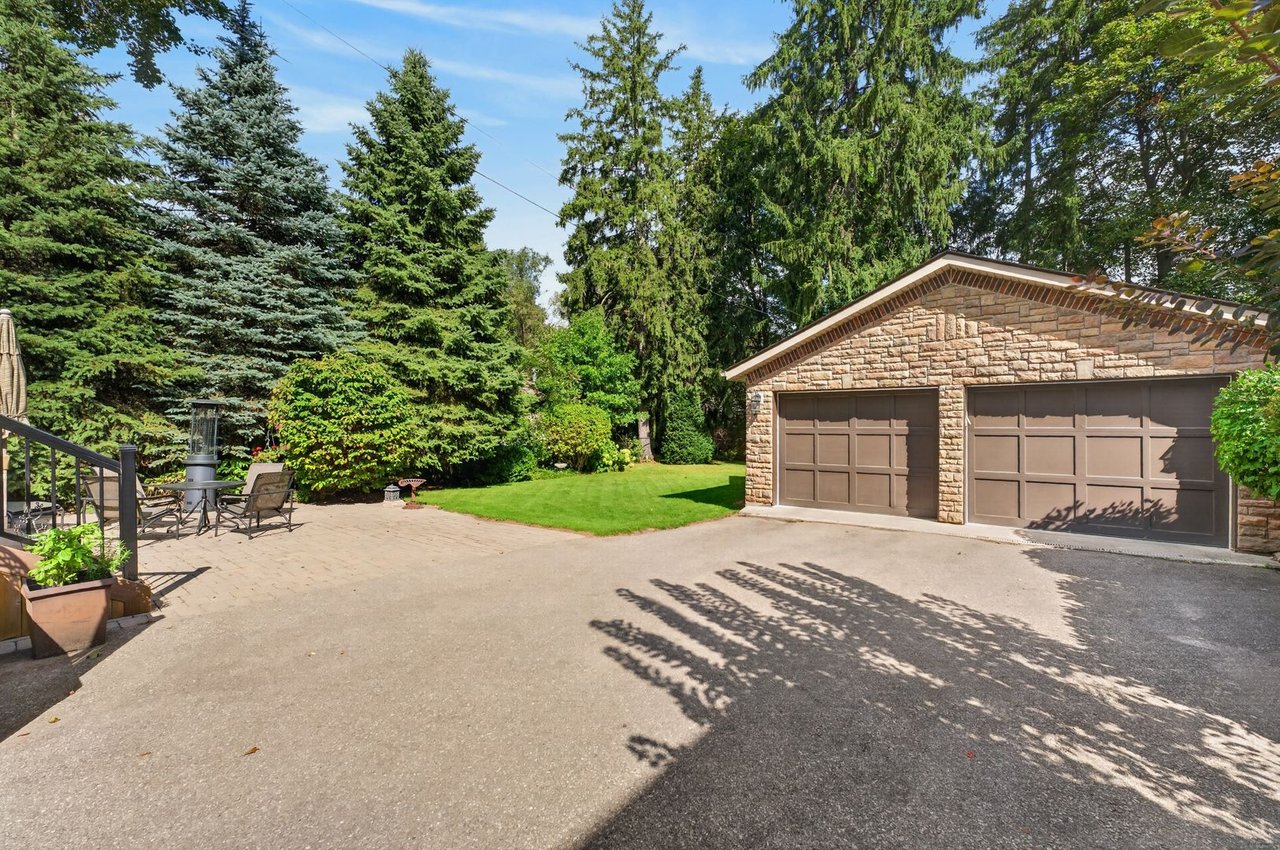 33 Ben Machree Dr