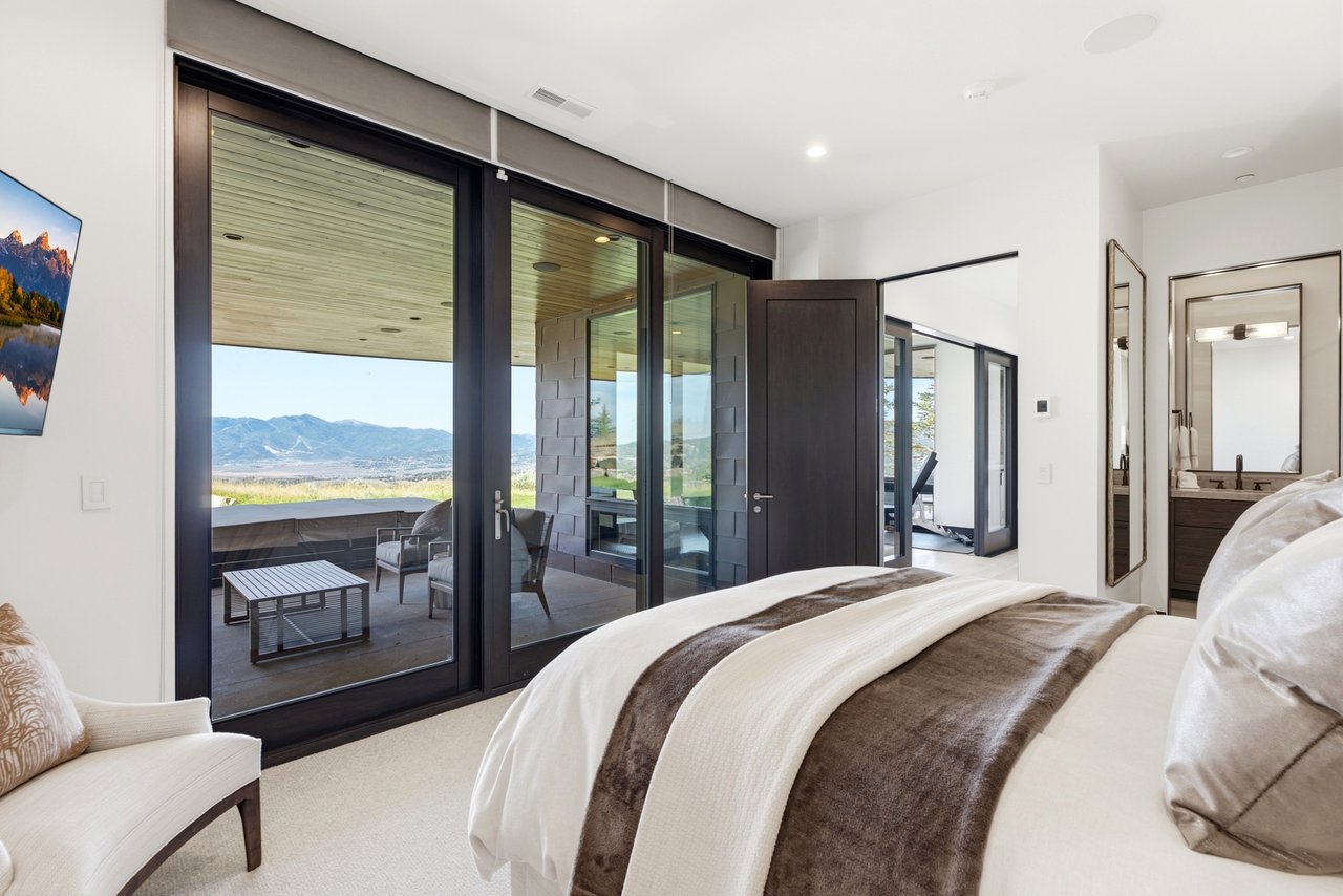 Top-of-Promontory Architectural Estate — Furnished & Turnkey - Front-Row Mountain Views