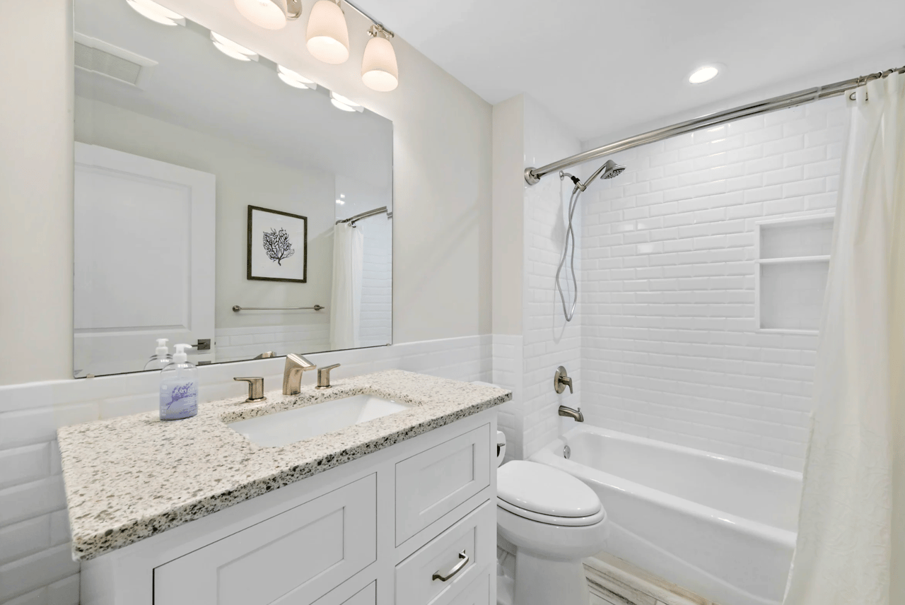 123 E. Colorado Avenue