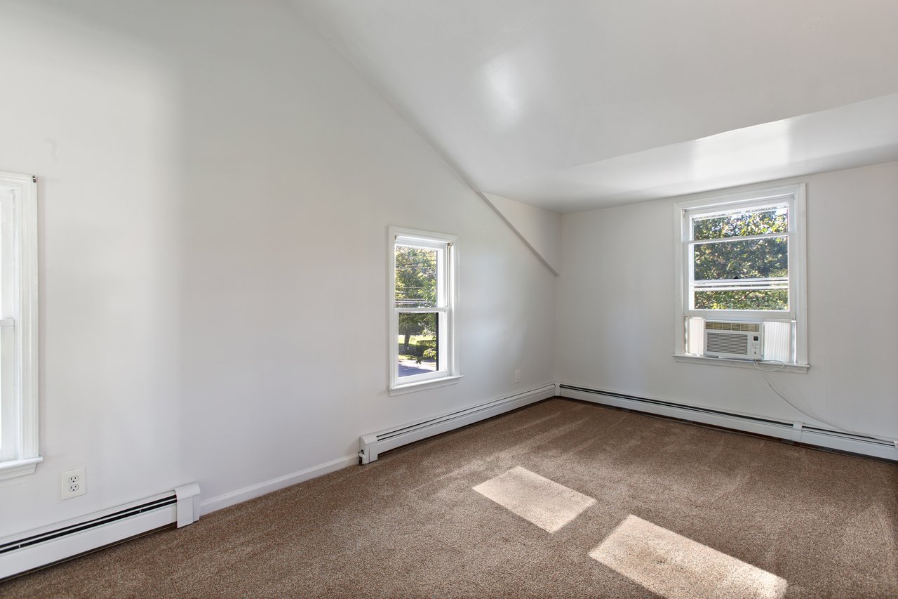 36 Anderson Road Unit: 2nd floor