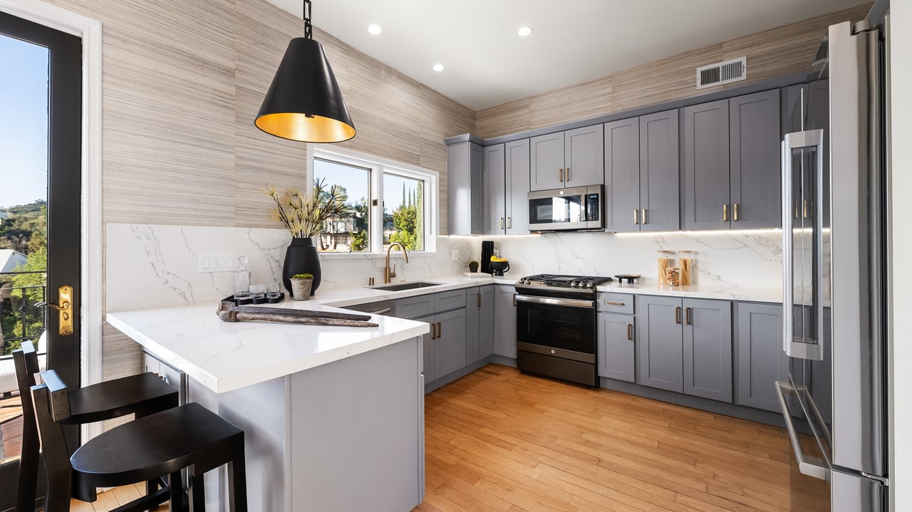 2591 Leicester Dr, Hollywood Hills