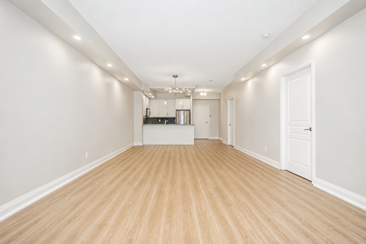 1 Hurontario St 308