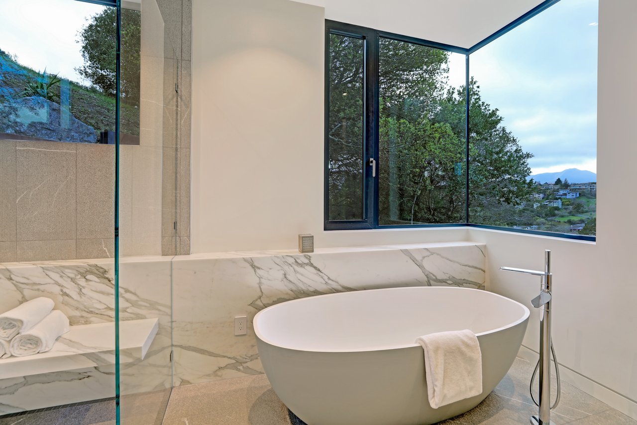 Modern Luxury - Completed in 2020