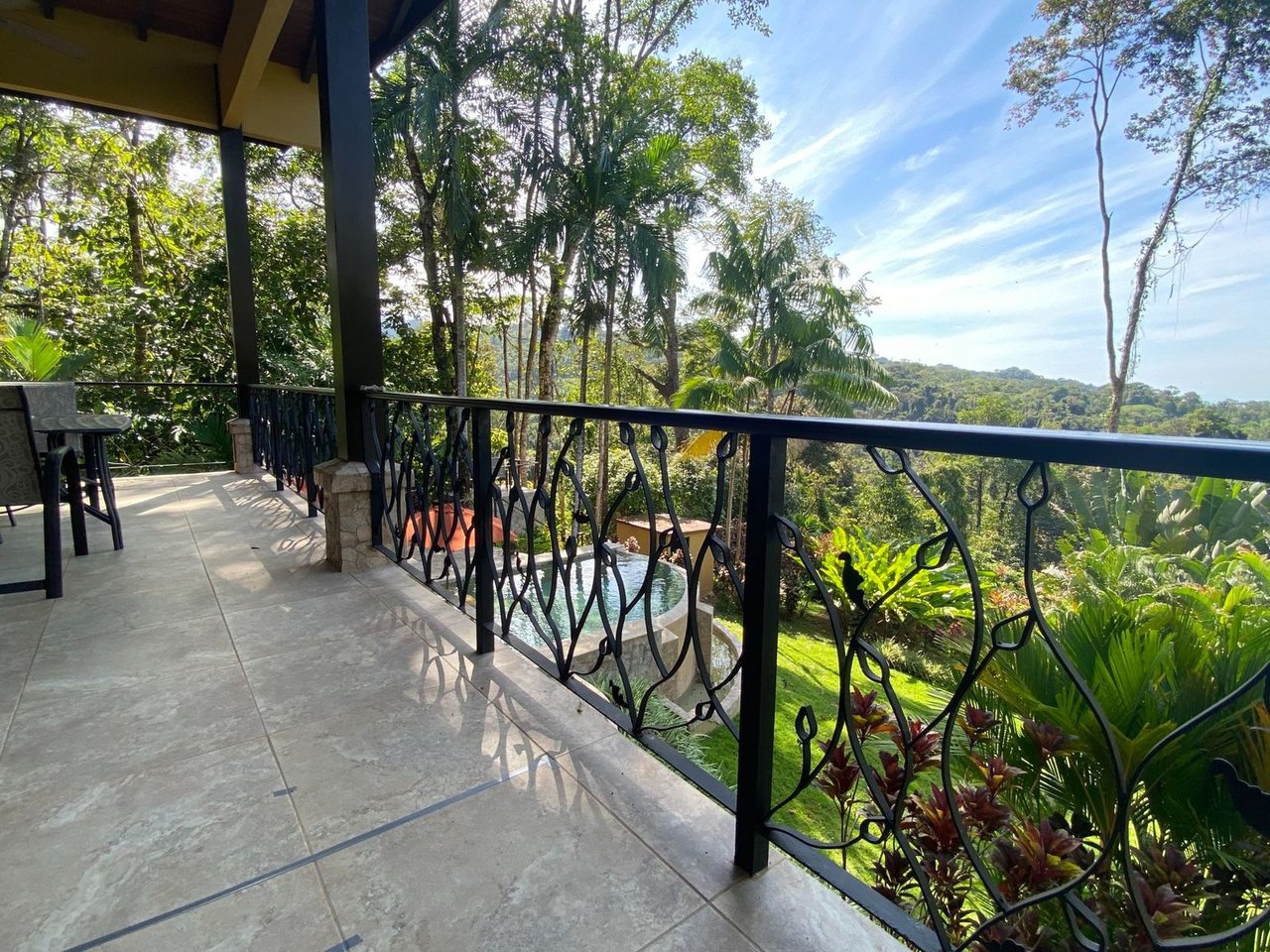 Jungle Villa with Infinity Pool, Uvita, Puntarenas
