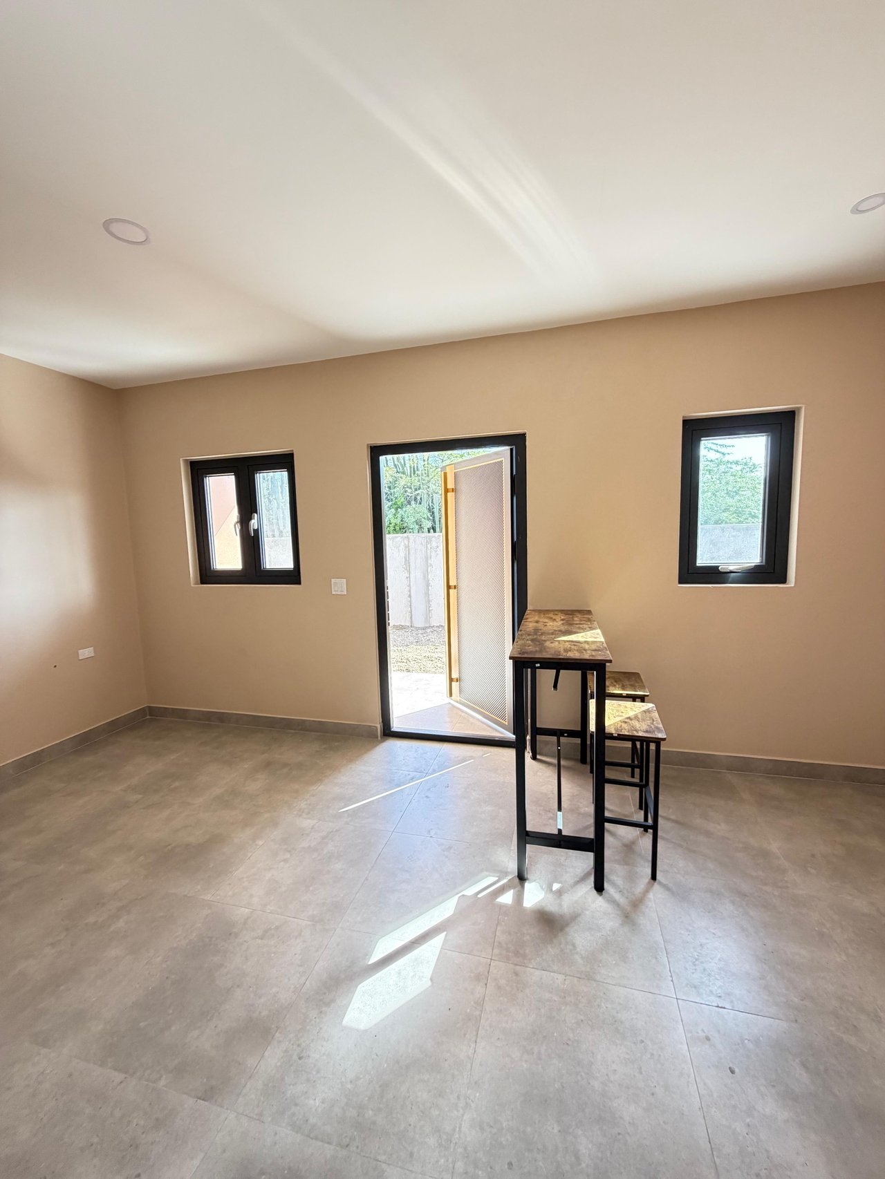 4 One-Bedroom Apartments