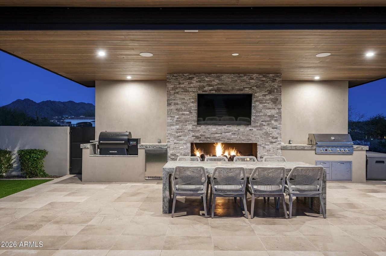 9245 E RIMROCK Drive