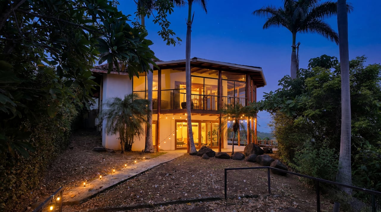 CASA EAGLE'S NEST - PALO VISTA - NEAR HUACAS
