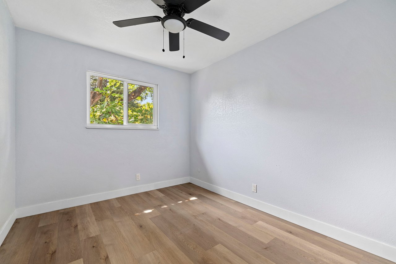 1007 Harold Ln