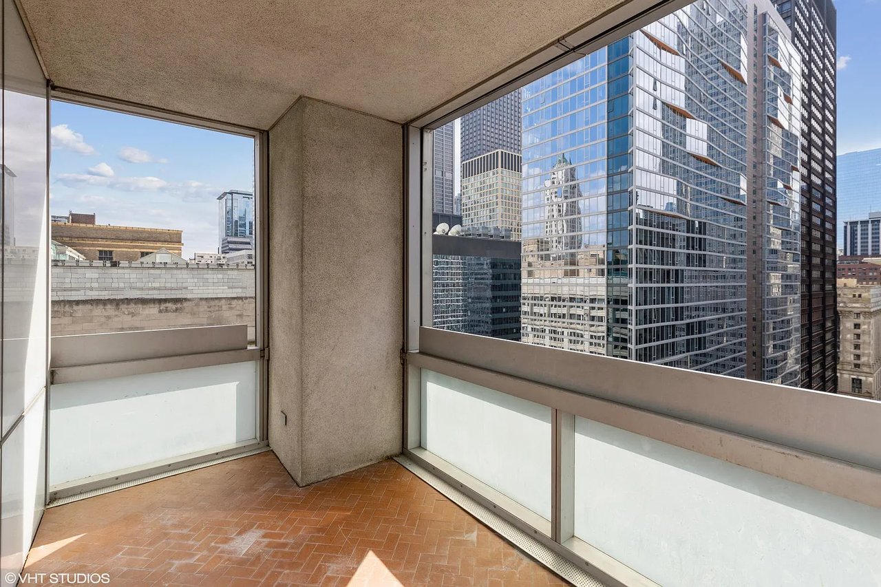 8 E Randolph St UNIT 1608