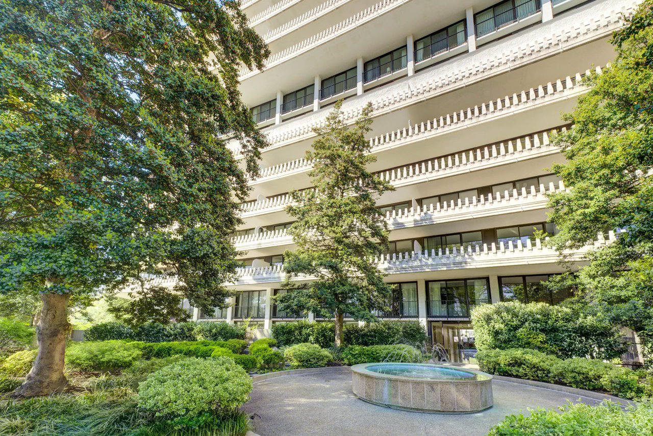 Watergate West Penthouse Seven