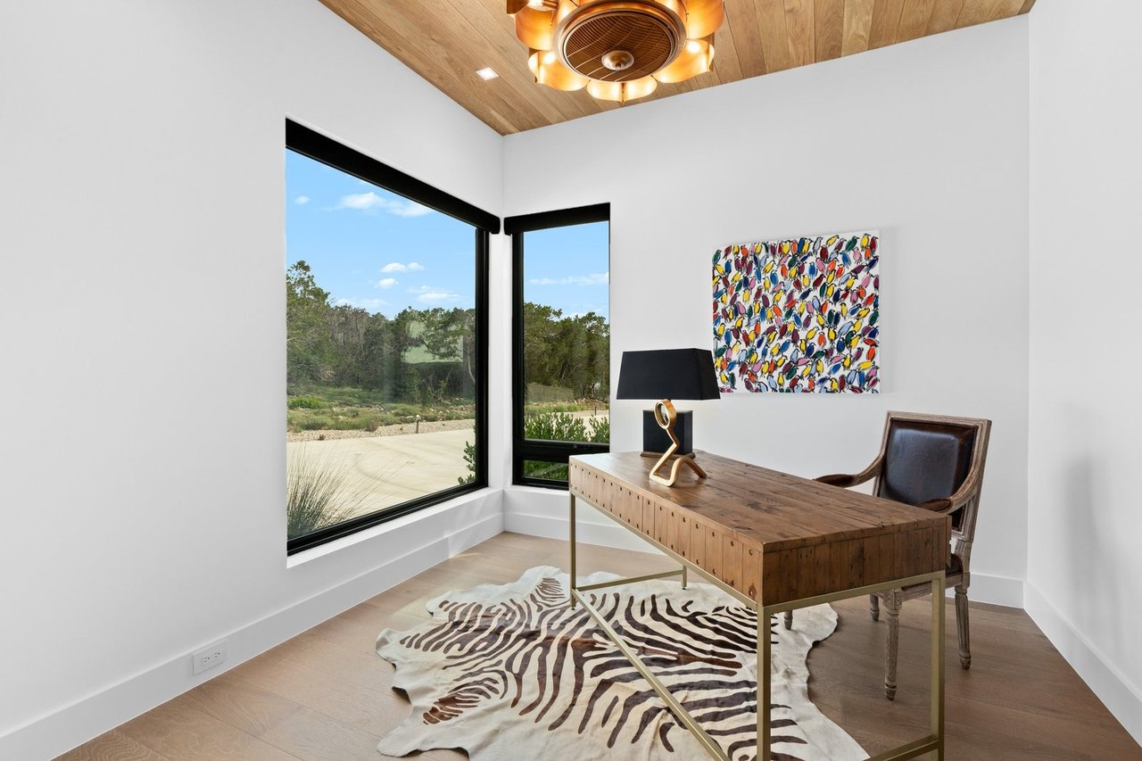 Luxxis Design 1104 Summit