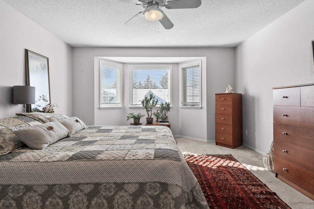 180 Valley Ridge Heights NW