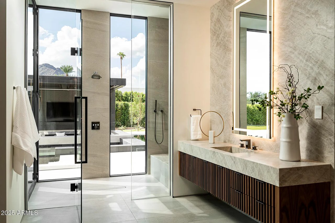 6911 E Jackrabbit Rd