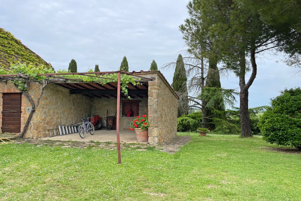 UNA FINESTRA SU PIENZA