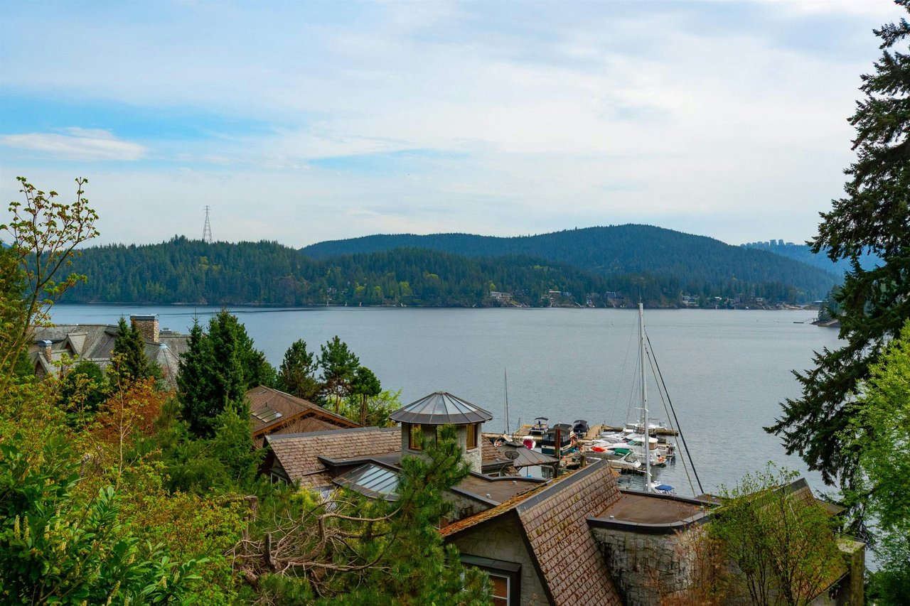 2873 Panorama Dr