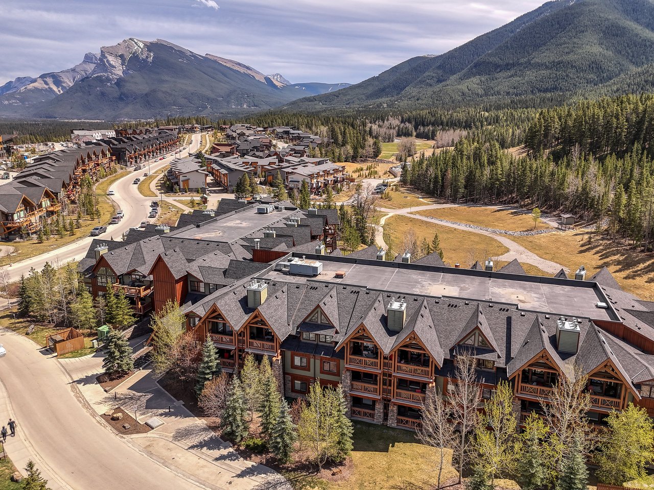 106 Stewart Creek Landing Unit: 111