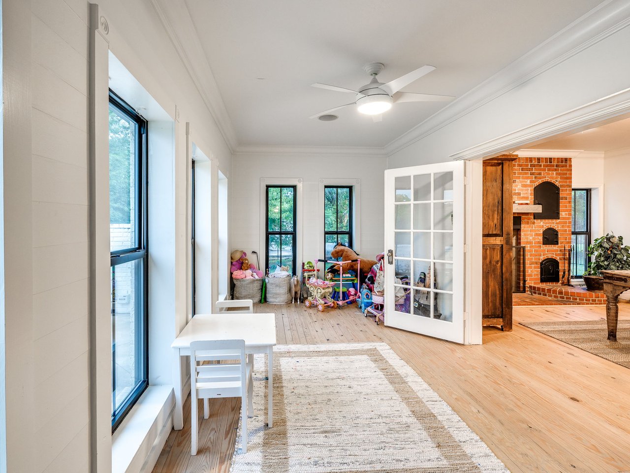 LISTING OF THE WEEK • OKLAHOMA LUXURY  Five Acres. Four Bedrooms. Zero Compromises - 13500 Three Oaks Dr Jones, Oklahoma - Wyatt Poindexter - The Agency Oklahoma 