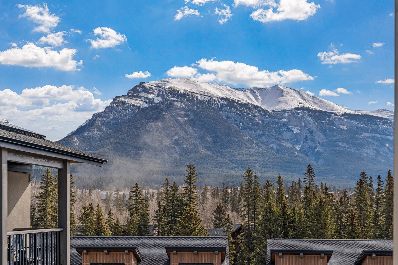 Top-Floor Spring Creek Retreat | Income-Generating Tourist Home in Timberstone Lodge