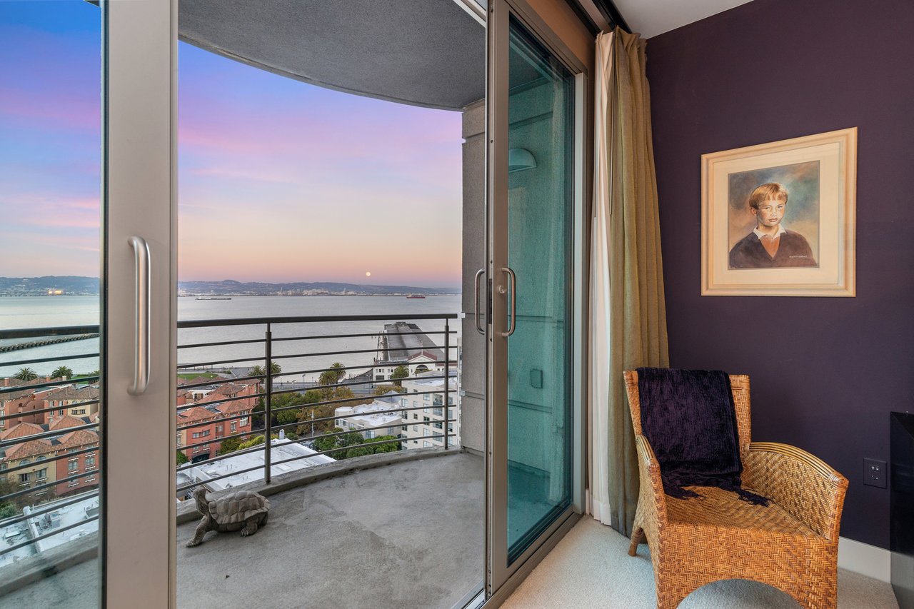 Elevated Corner with Downtown/Bay Views