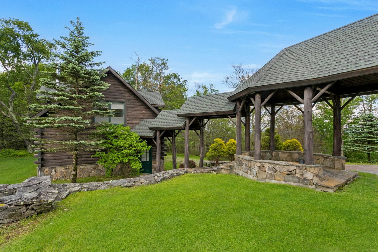 Burt's Lodge