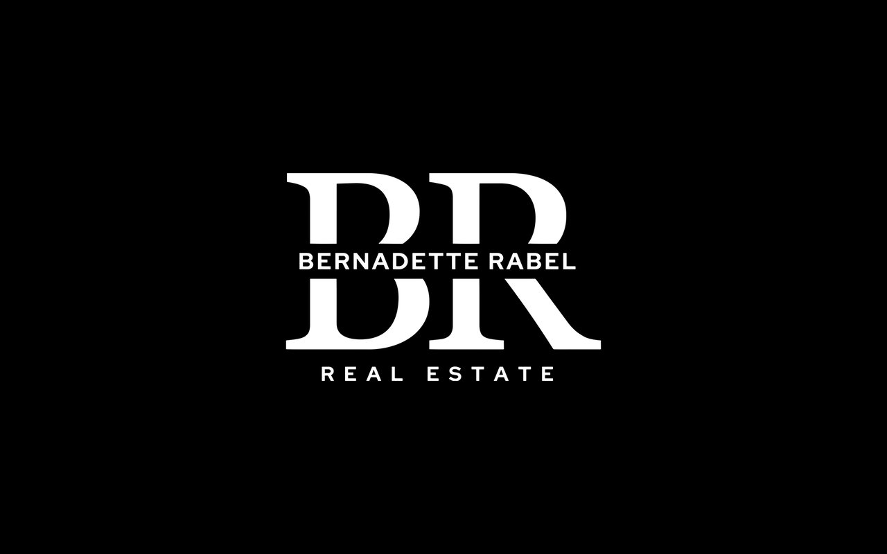 2270 Honeysuckle Road